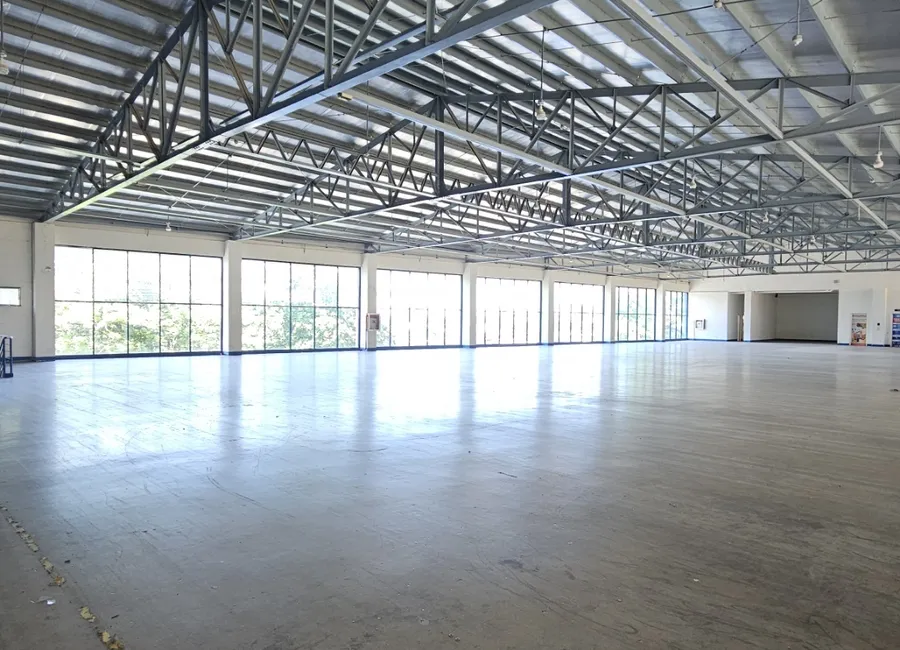 Showroom:Building for Rent in Pulong Santa Cruz, Sta